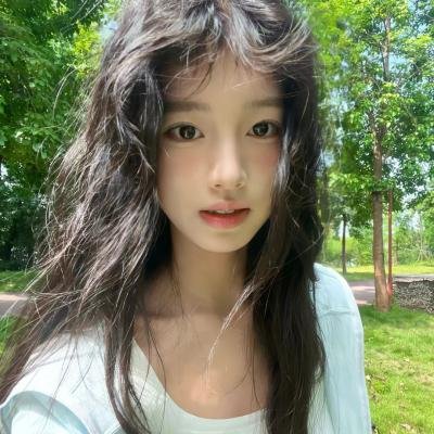 芒果和红色轮椅